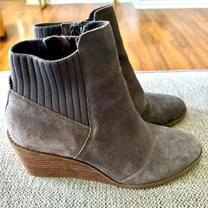 TOMS KAYLEY BOOTS GRAY SZ 7.5 EUC